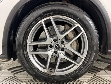 2018-Mercedes-Benz-GLC-220d_17