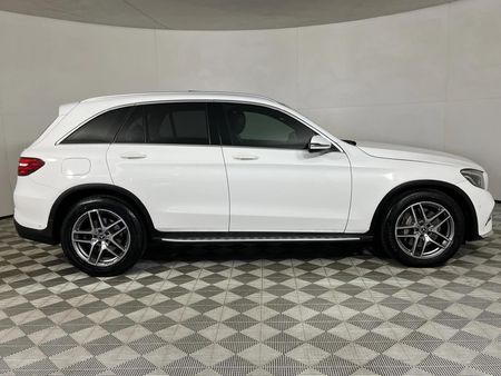 2018-Mercedes-Benz-GLC-220d_3