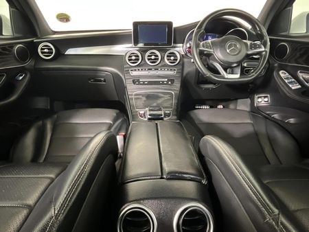 2018-Mercedes-Benz-GLC-220d_6