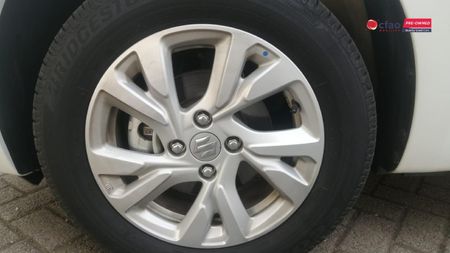 2025-Suzuki-Swift-12-GL-Auto_3