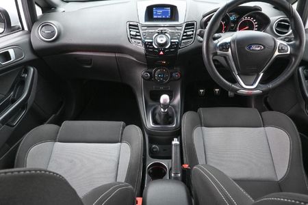 2018-Ford-Fiesta-ST-16-EcoBoost-GDTi_12