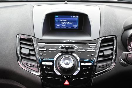 2018-Ford-Fiesta-ST-16-EcoBoost-GDTi_17