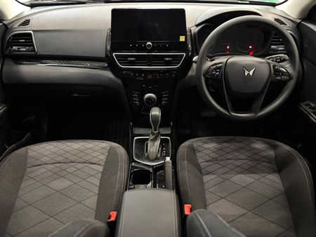 2026-Mahindra-XUV-3XO-12T-MX3-Auto_12