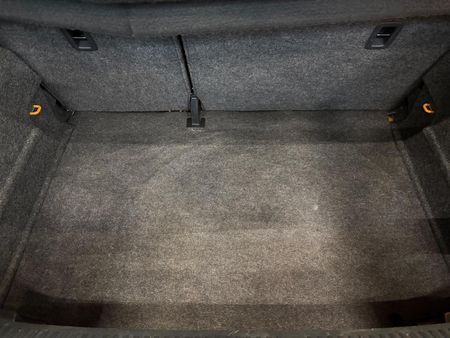 2012-Volkswagen-Polo-16-TDI-Cross_13