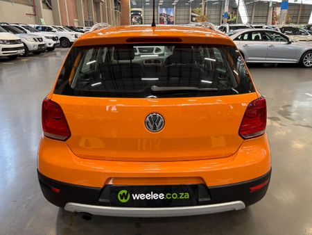 2012-Volkswagen-Polo-16-TDI-Cross_3