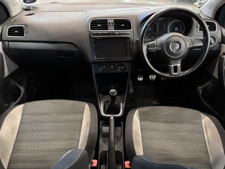 2012-Volkswagen-Polo-16-TDI-Cross_8