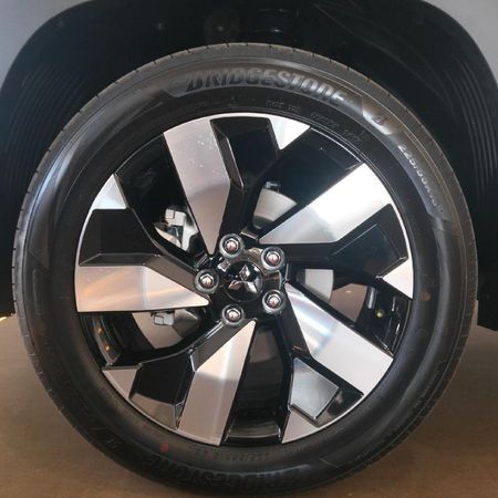 2026-Mitsubishi-Destinator-15T-Exceed-CVT-Auto_5