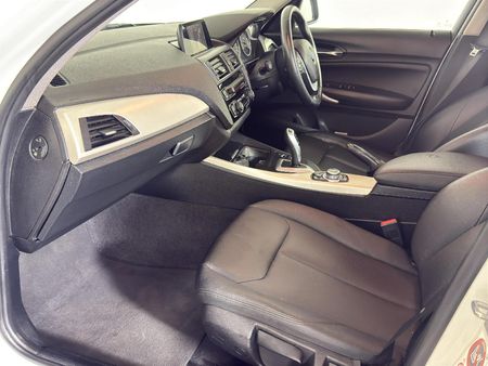 2017-BMW-1-Series-118i-5-dr-Auto_9