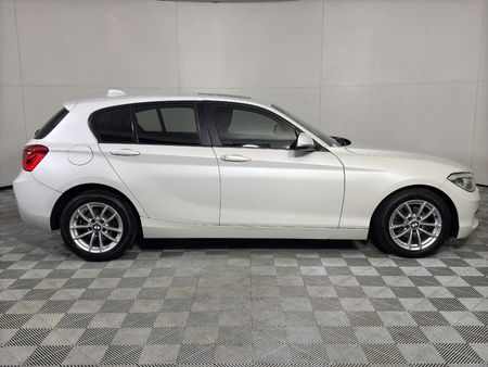 2017-BMW-1-Series-118i-5-dr-Auto_3