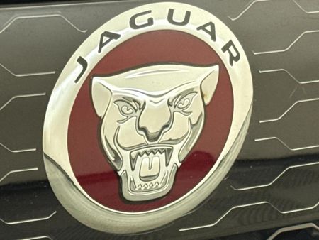 2020-Jaguar-F-Pace-50-V8-SVR_12