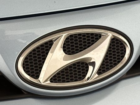 2010-Hyundai-i20-16_12