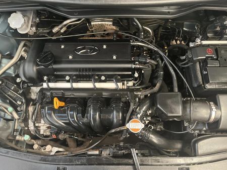 2010-Hyundai-i20-16_14