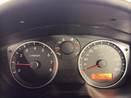 2010-Hyundai-i20-16_7