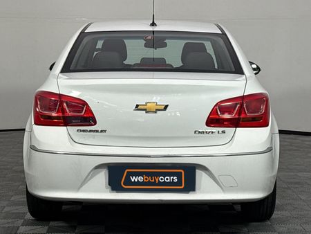 2015-Chevrolet-Cruze-16-LS_4