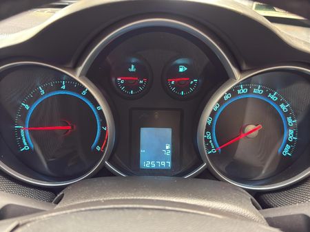 2015-Chevrolet-Cruze-16-LS_7