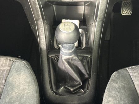 2012-Suzuki-Swift-14-GLS_11