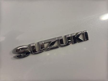 2012-Suzuki-Swift-14-GLS_12