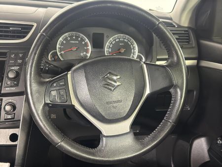 2012-Suzuki-Swift-14-GLS_13