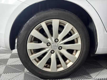 2012-Suzuki-Swift-14-GLS_19