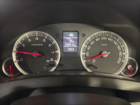2012-Suzuki-Swift-14-GLS_7