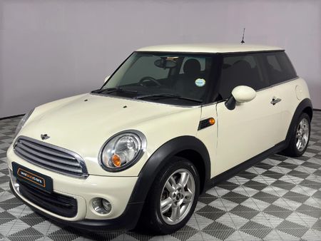 2012-MINI-Hatch-Cooper_0