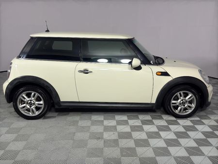2012-MINI-Hatch-Cooper_3