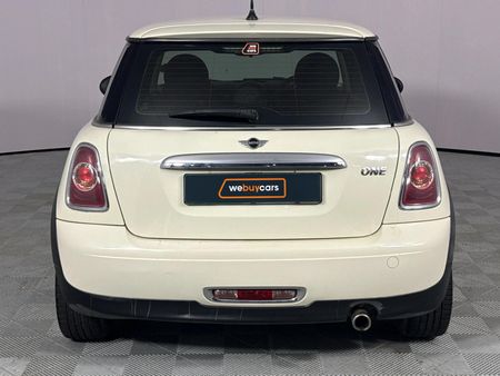 2012-MINI-Hatch-Cooper_4
