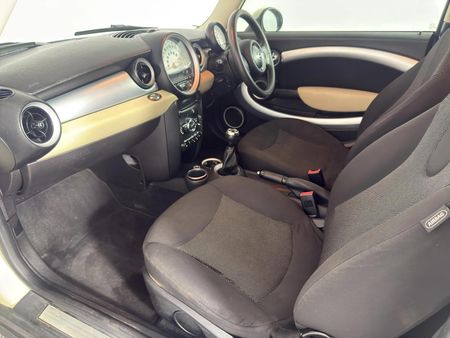 2012-MINI-Hatch-Cooper_7