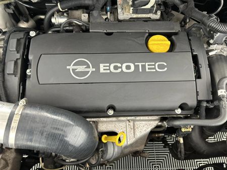 2009-Opel-Corsa-16-Sport-5-dr_14