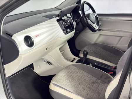 2019-Volkswagen-Up-Beats-10-5-dr_9