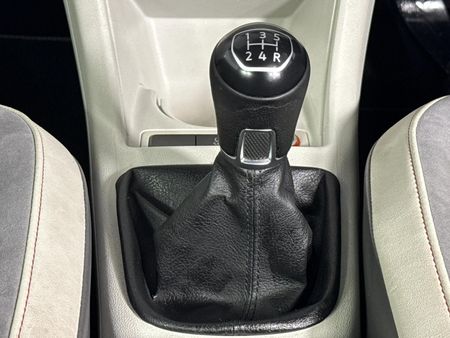 2019-Volkswagen-Up-Beats-10-5-dr_11