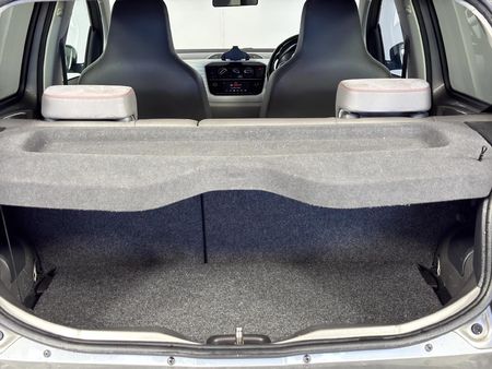 2019-Volkswagen-Up-Beats-10-5-dr_15