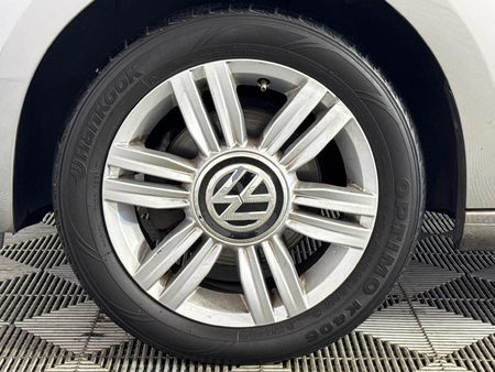 2019-Volkswagen-Up-Beats-10-5-dr_16