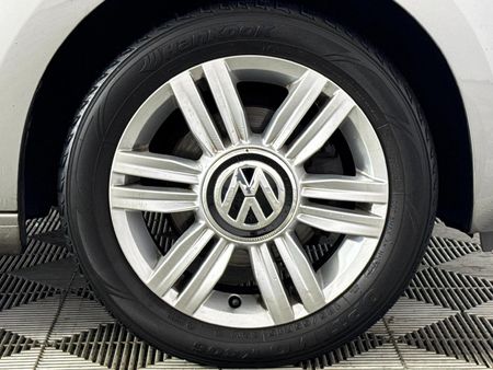 2019-Volkswagen-Up-Beats-10-5-dr_17