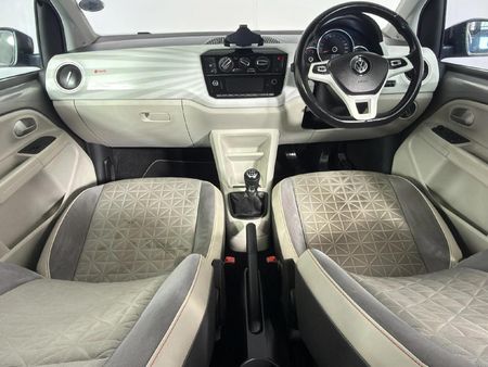 2019-Volkswagen-Up-Beats-10-5-dr_6