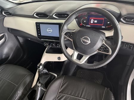 2025-Nissan-Magnite-10T-Acenta_8