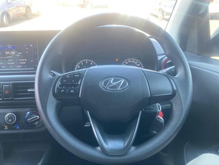 2022-Hyundai-Grand-i10-10-Motion_10