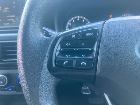 2022-Hyundai-Grand-i10-10-Motion_11