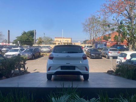 2022-Hyundai-Grand-i10-10-Motion_5