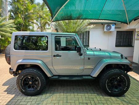 2014-Jeep-Wrangler-36-V6-Sahara-2-dr-Auto_2