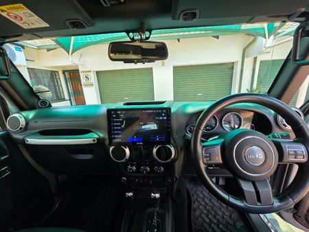 2014-Jeep-Wrangler-36-V6-Sahara-2-dr-Auto_3