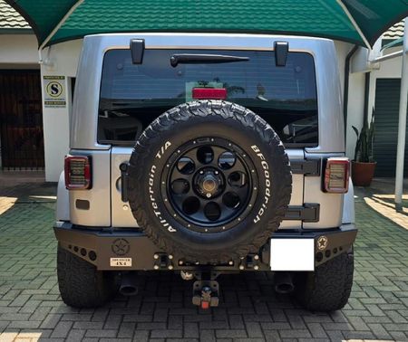 2014-Jeep-Wrangler-36-V6-Sahara-2-dr-Auto_5