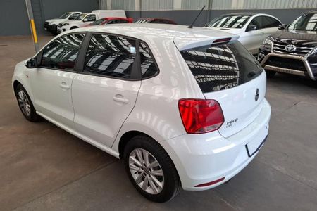 2024-Volkswagen-Polo-Vivo-14-Comfortline-5-dr_6