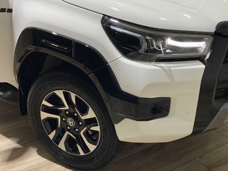 2026-Toyota-Hilux-28-GD-6-Raised-Body-Legend-4x4-Auto-Double-Cab_9