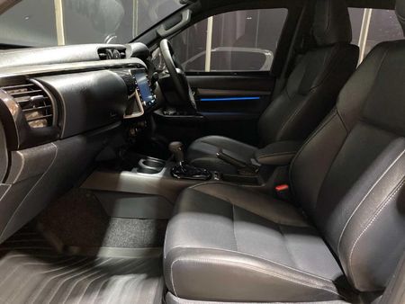 2026-Toyota-Hilux-28-GD-6-Raised-Body-Legend-4x4-Auto-Double-Cab_12