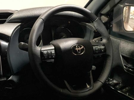 2026-Toyota-Hilux-28-GD-6-Raised-Body-Legend-4x4-Auto-Double-Cab_17