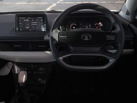 2025-TATA-Curvv-12T-Pure_21