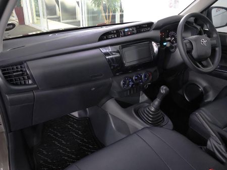 2026-Toyota-Hilux-24-GD-Single-Cab_18