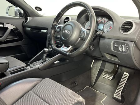 2010-Audi-S3-quattro-Auto_9