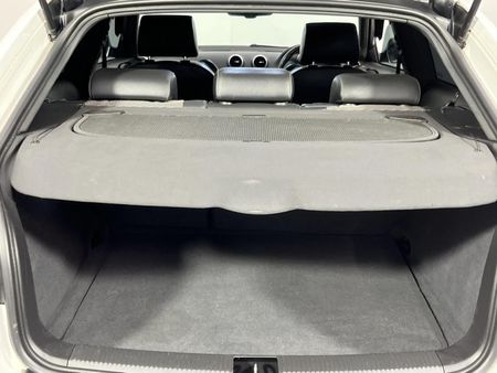 2010-Audi-S3-quattro-Auto_12